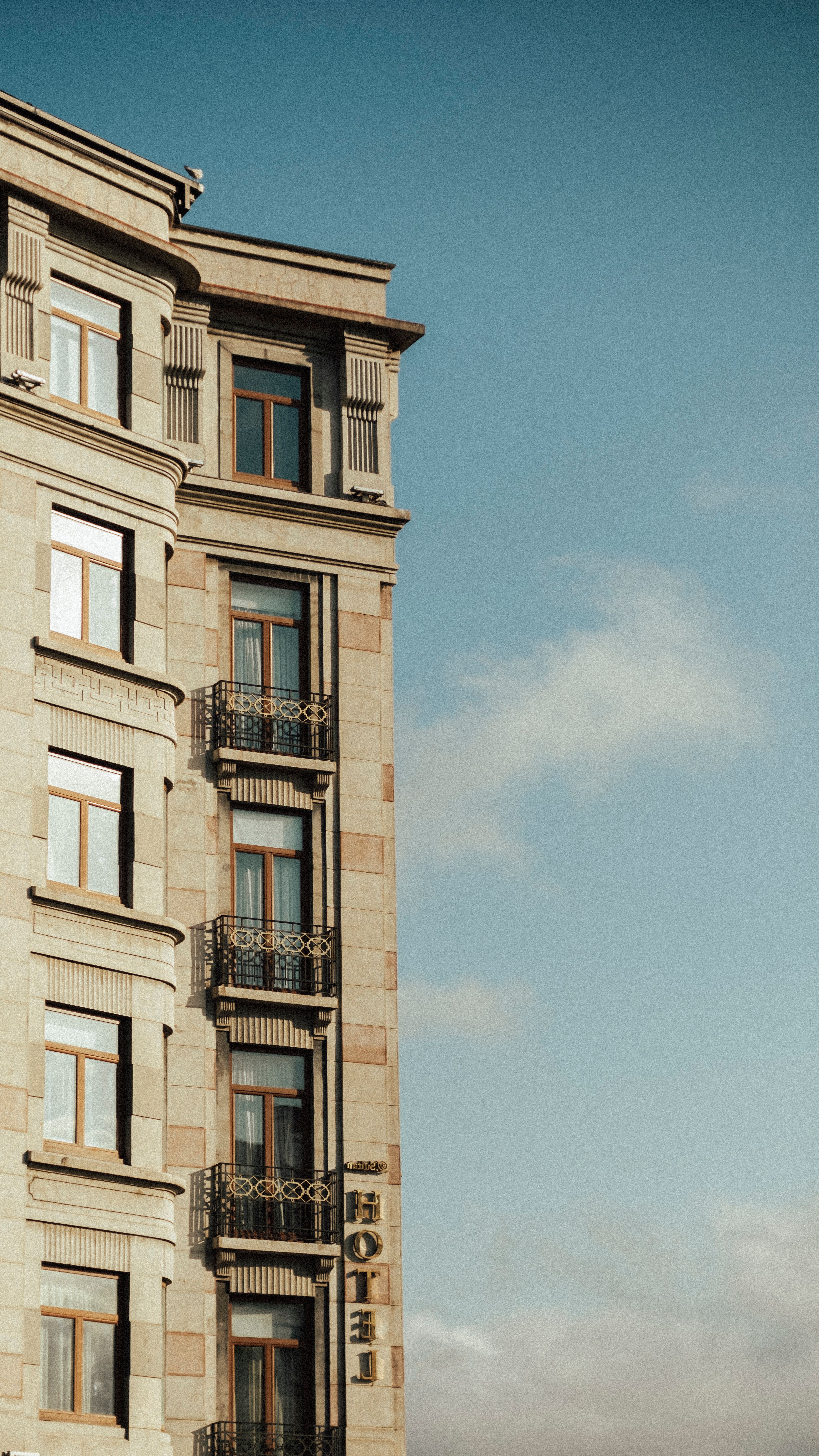 Hotels & Resorts